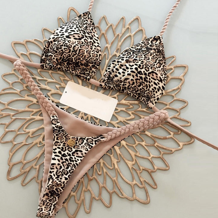 Fashionable and sexy leopard print split suspender bikini