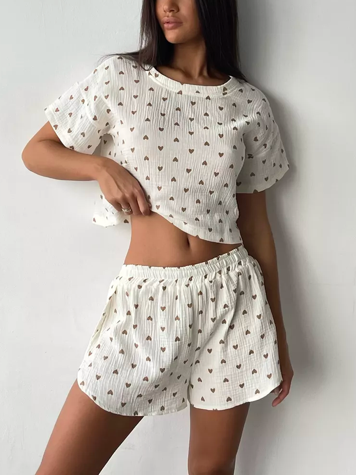 Casual and comfortable heart print pajama set