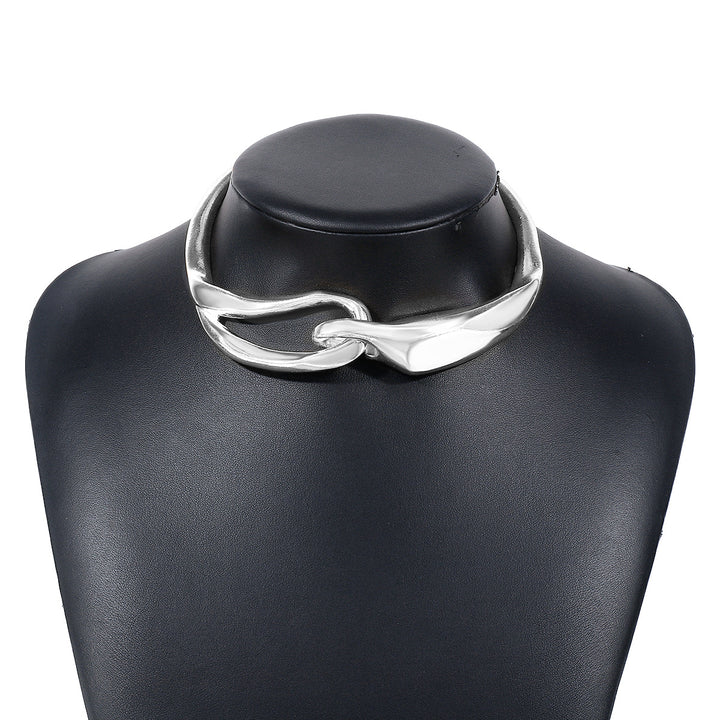 Exaggerated metal style three-dimensional buckle necklace