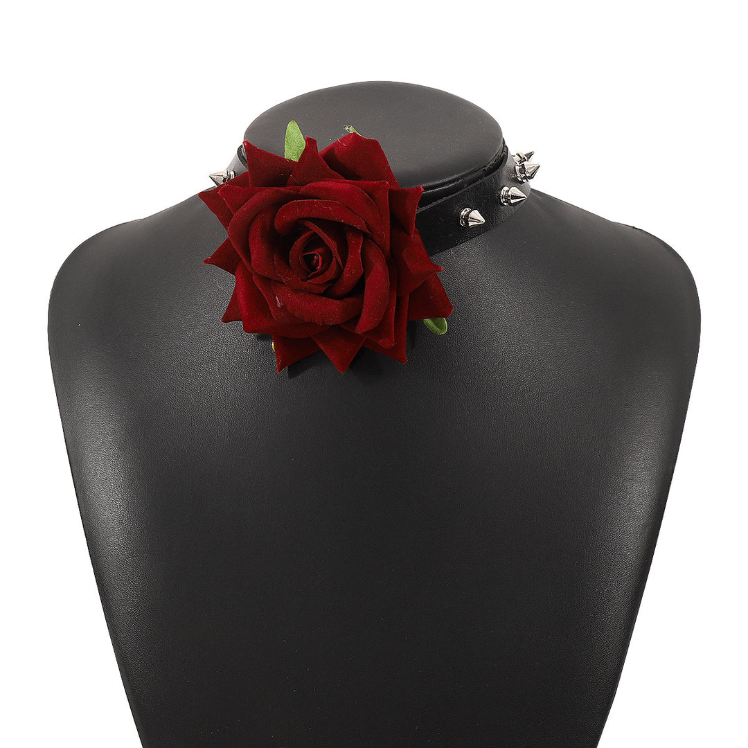 Leather three-dimensional rose rivet necklace