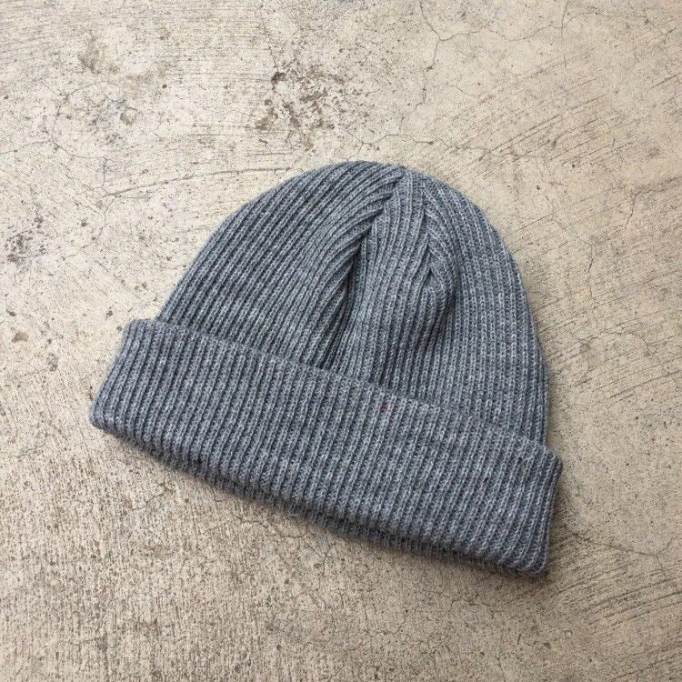 Autumn and winter short knitted hat